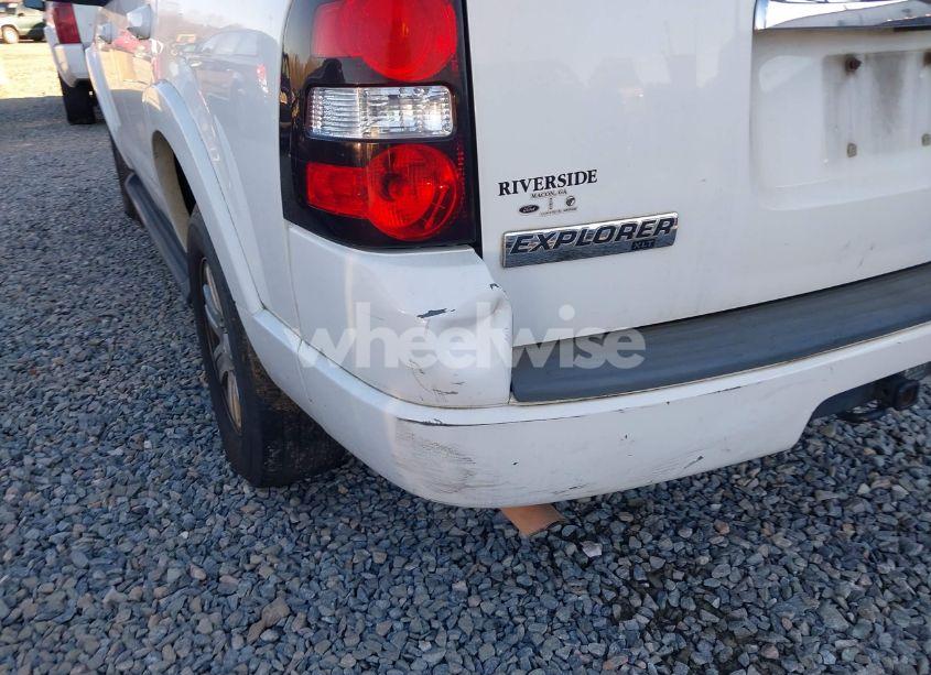 Photo 14 of 2009 Ford Explorer XLT (VIN 1FMEU73E39UA15877)