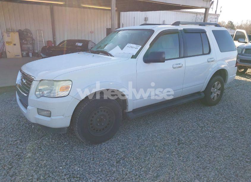 Photo 2 of 2009 Ford Explorer XLT (VIN 1FMEU73E39UA15877)