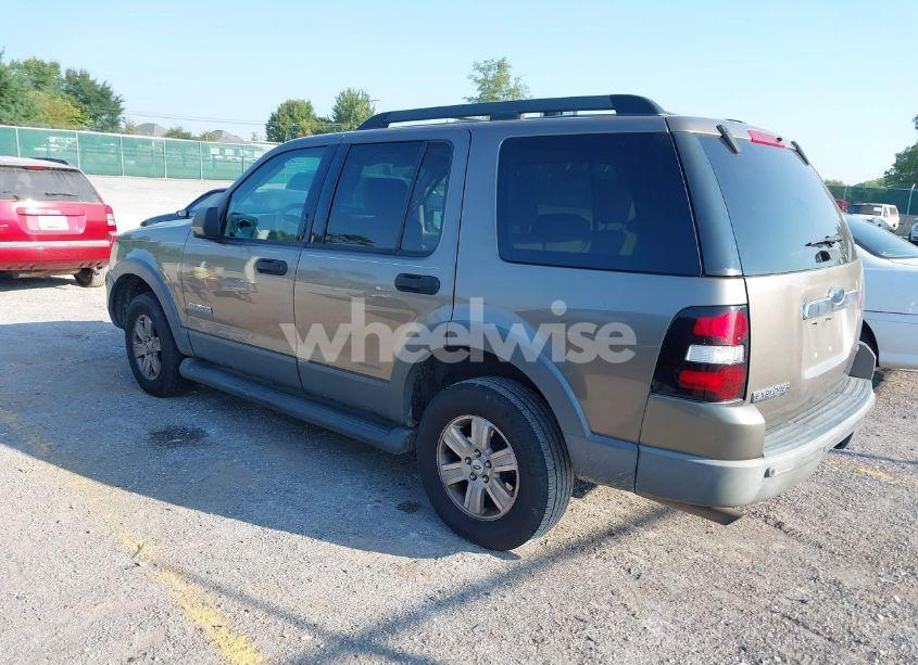 Photo 3 of 2006 Ford Explorer XLT (VIN 1FMEU73E46UA05970)