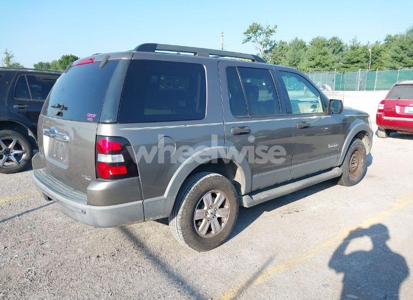 Photo 4 of 2006 Ford Explorer XLT (VIN 1FMEU73E46UA05970)