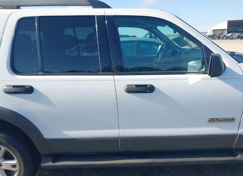 Photo 14 of 2006 Ford Explorer XLT (VIN 1FMEU73E46UA96139)
