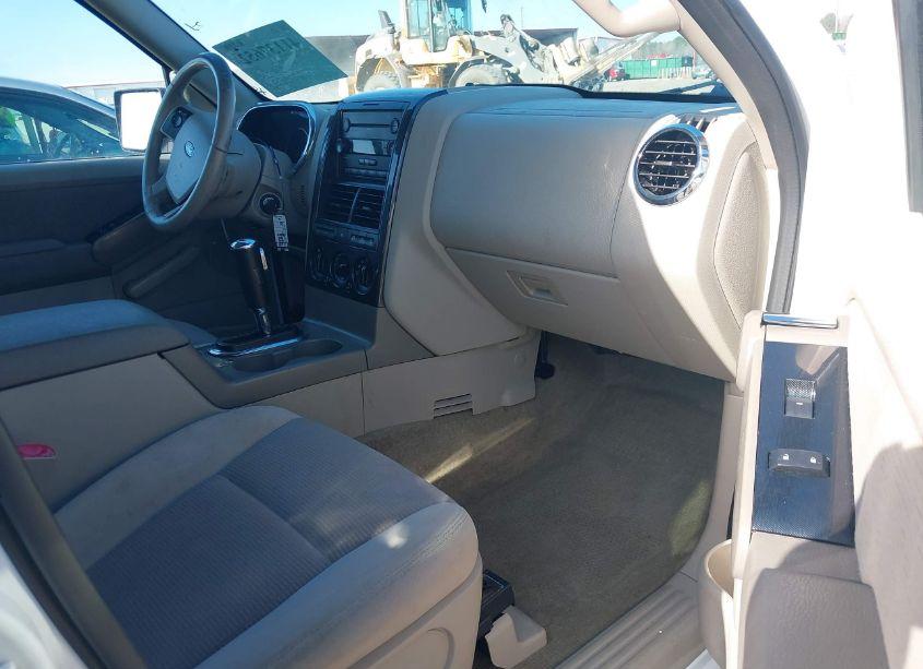 Photo 5 of 2006 Ford Explorer XLT (VIN 1FMEU73E46UA96139)