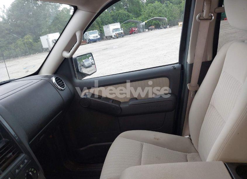 Photo 5 of 2008 Ford Explorer XLT (VIN 1FMEU73E48UA84950)