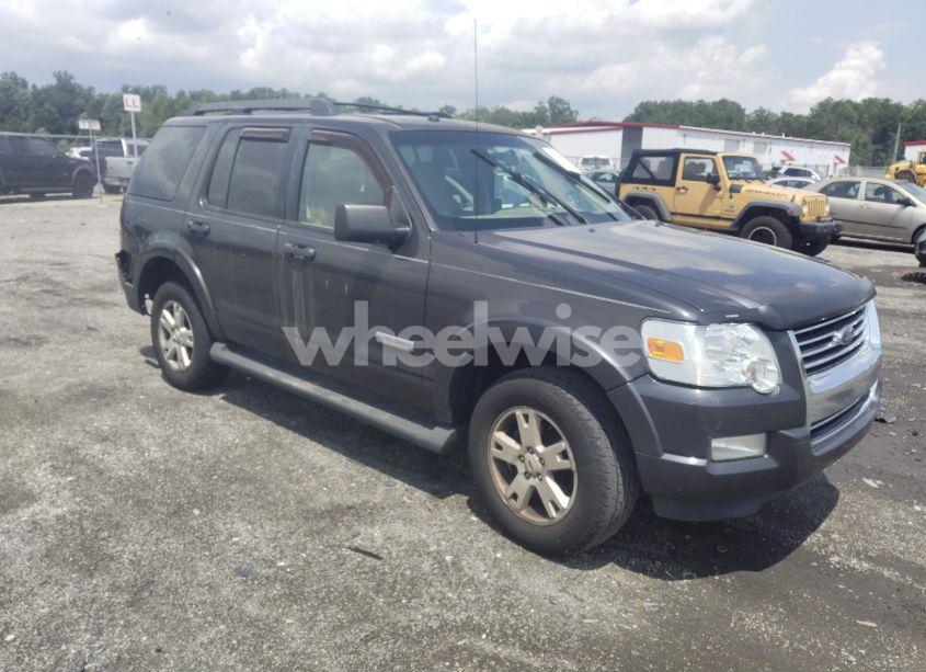 2007 Ford Explorer XLT (VIN 1FMEU73E57UA74667) main photo