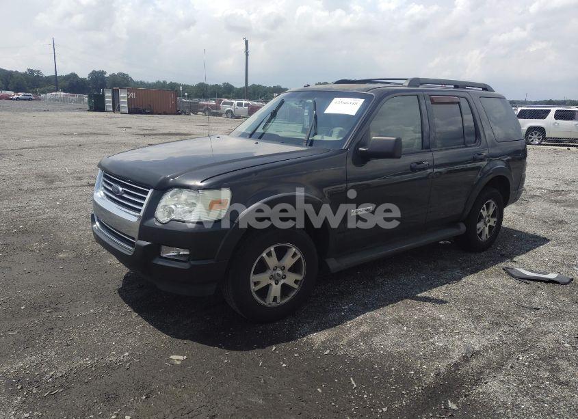 Photo 2 of 2007 Ford Explorer XLT (VIN 1FMEU73E57UA74667)