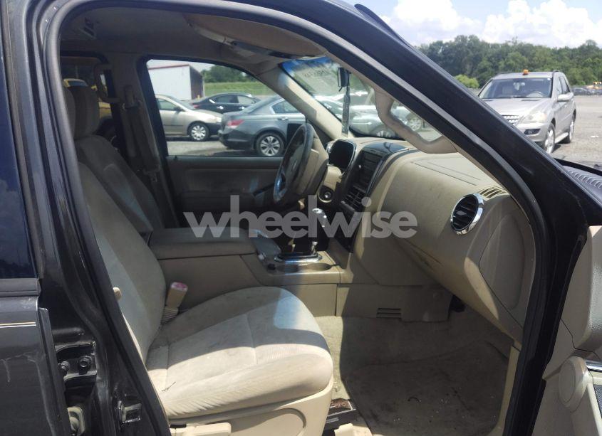 Photo 5 of 2007 Ford Explorer XLT (VIN 1FMEU73E57UA74667)