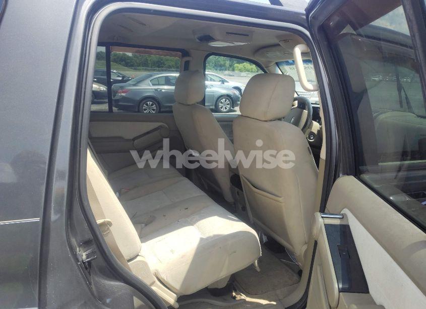 Photo 8 of 2007 Ford Explorer XLT (VIN 1FMEU73E57UA74667)