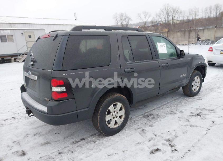 Photo 4 of 2007 Ford Explorer XLT (VIN 1FMEU73E57UA98483)