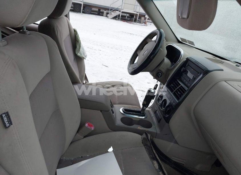 Photo 5 of 2007 Ford Explorer XLT (VIN 1FMEU73E57UA98483)