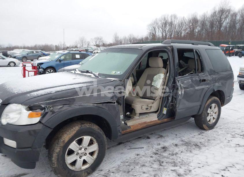 Photo 6 of 2007 Ford Explorer XLT (VIN 1FMEU73E57UA98483)