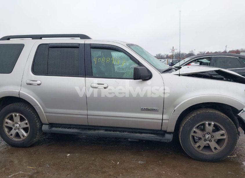 Photo 13 of 2007 Ford Explorer XLT (VIN 1FMEU73E57UB79127)