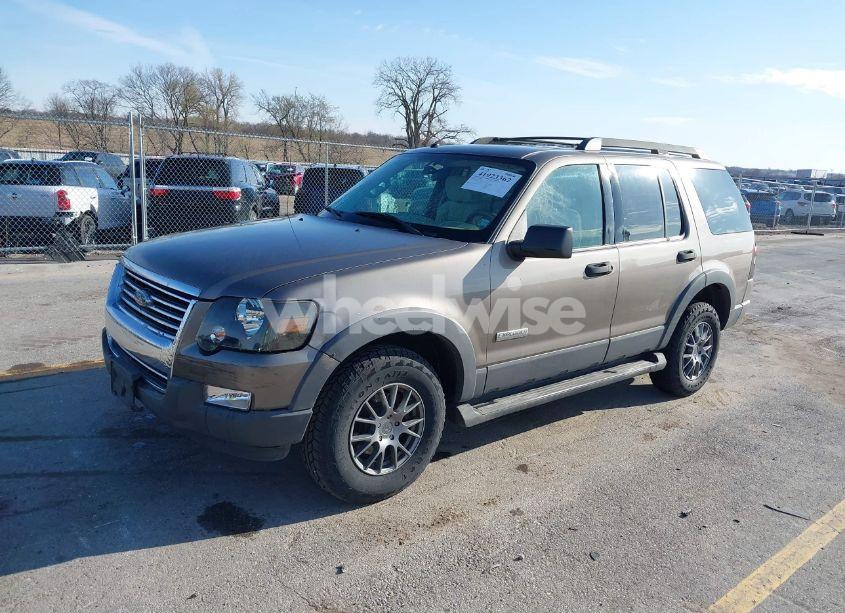 Photo 2 of 2006 Ford Explorer XLT (VIN 1FMEU73E66UB73562)
