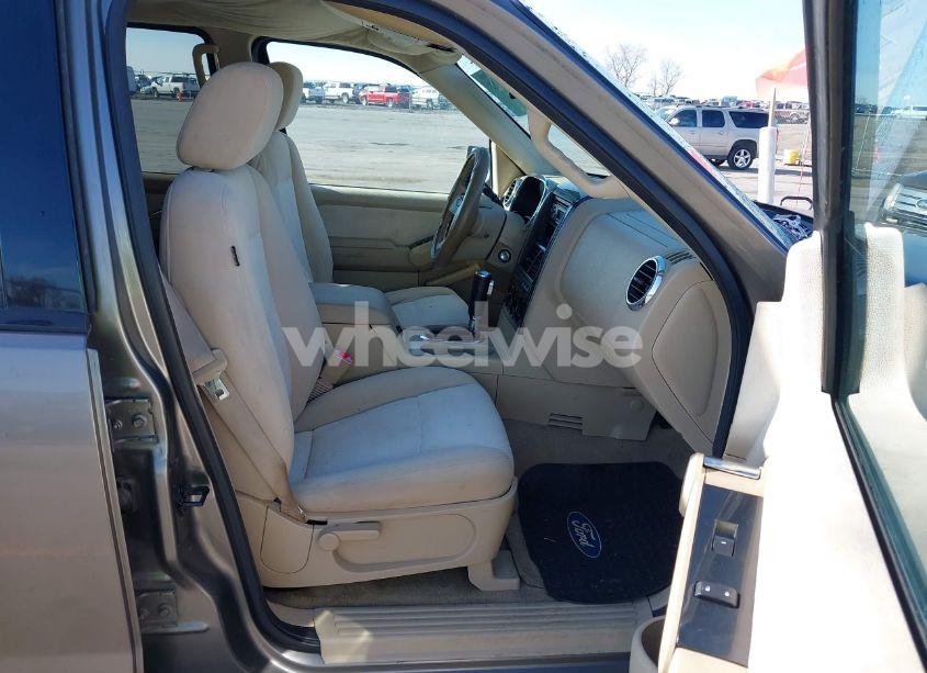 Photo 5 of 2006 Ford Explorer XLT (VIN 1FMEU73E66UB73562)