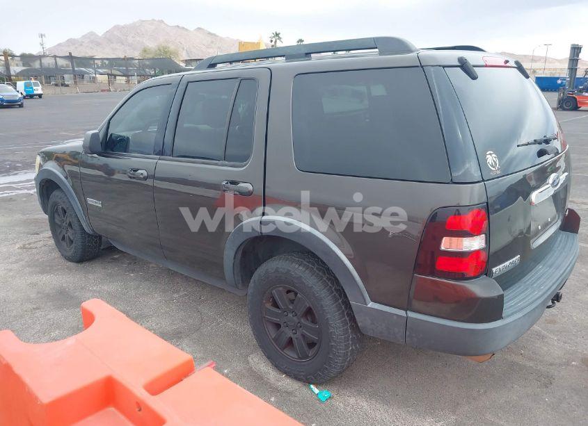 Photo 3 of 2007 Ford Explorer XLT (VIN 1FMEU73E67UB44872)