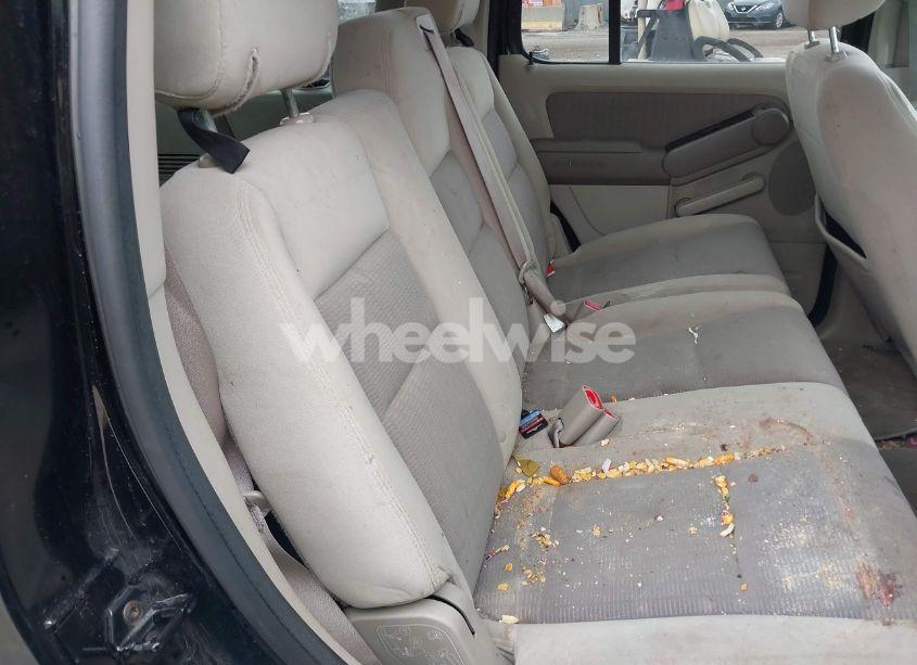 Photo 8 of 2007 Ford Explorer XLT (VIN 1FMEU73E67UB82828)