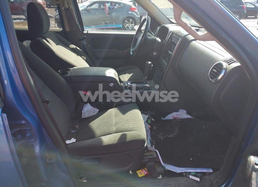 Photo 5 of 2009 Ford Explorer XLT (VIN 1FMEU73E69UA28641)