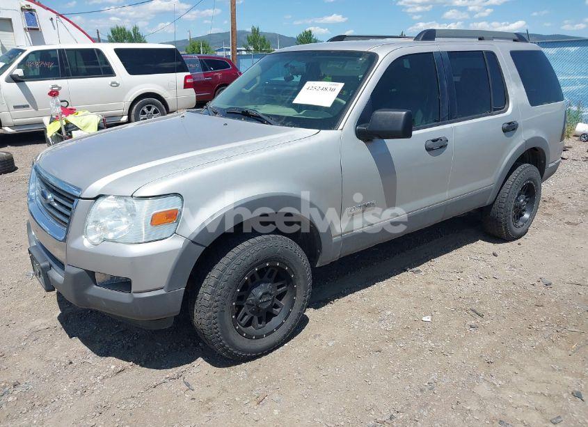 Photo 2 of 2006 Ford Explorer XLT (VIN 1FMEU73E76UA80890)