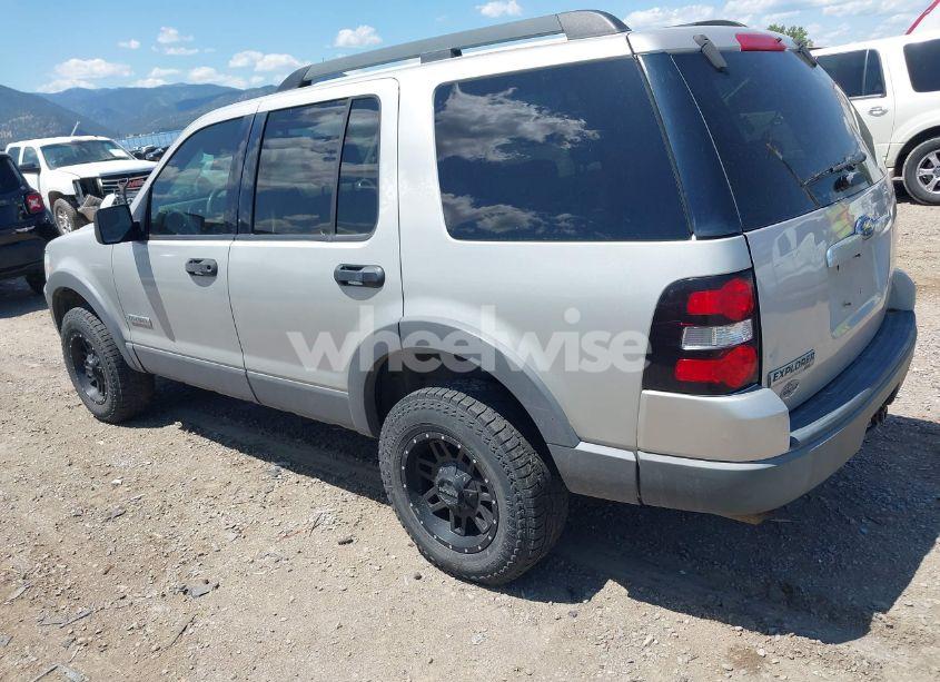 Photo 3 of 2006 Ford Explorer XLT (VIN 1FMEU73E76UA80890)
