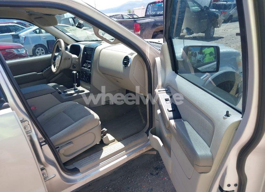 Photo 5 of 2006 Ford Explorer XLT (VIN 1FMEU73E76UA80890)