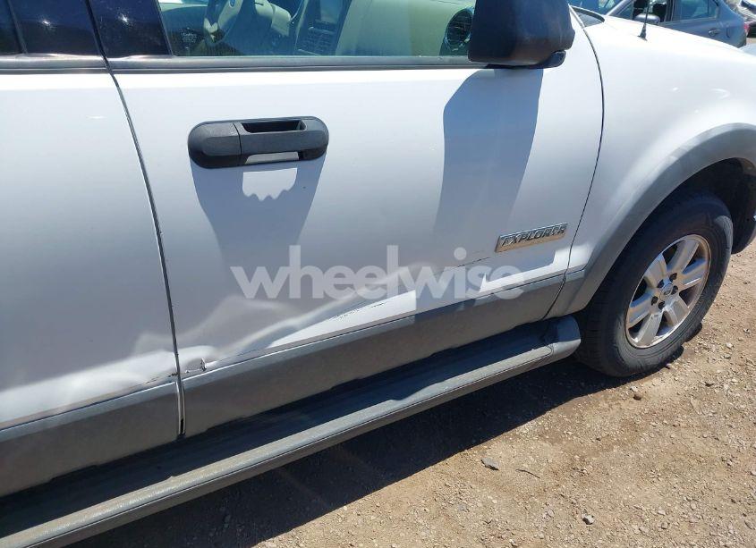 Photo 6 of 2006 Ford Explorer XLT (VIN 1FMEU73E76UA81201)