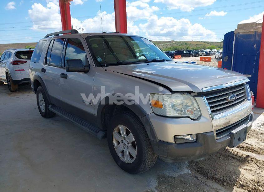 2006 Ford Explorer XLT (VIN 1FMEU73E76UB17775) main photo