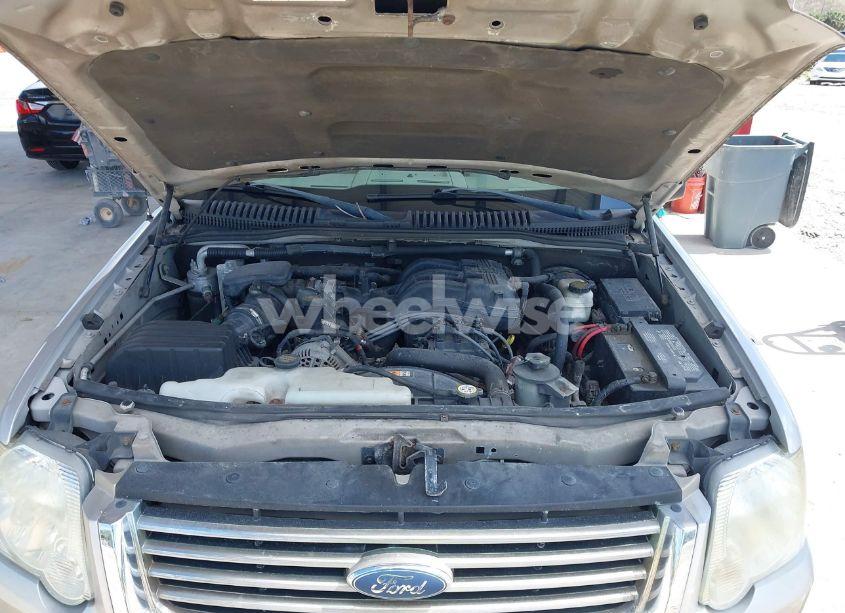 Photo 10 of 2006 Ford Explorer XLT (VIN 1FMEU73E76UB17775)