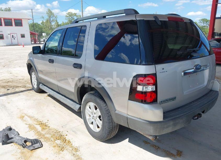Photo 3 of 2006 Ford Explorer XLT (VIN 1FMEU73E76UB17775)