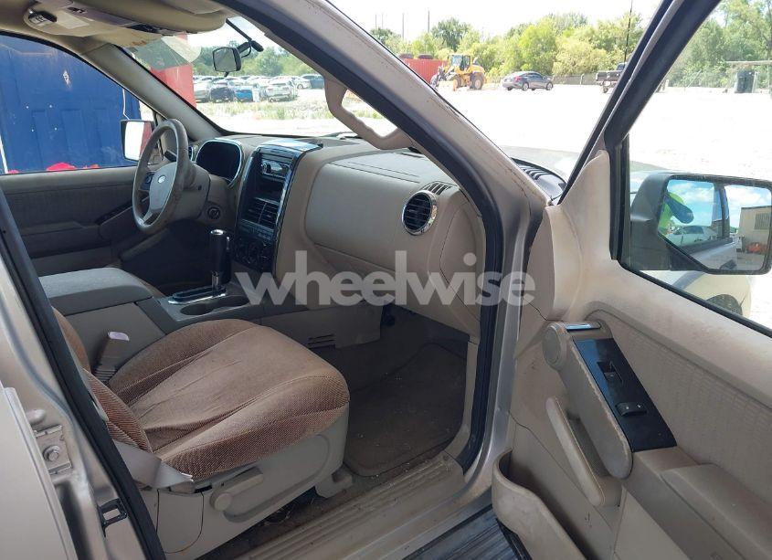Photo 5 of 2006 Ford Explorer XLT (VIN 1FMEU73E76UB17775)