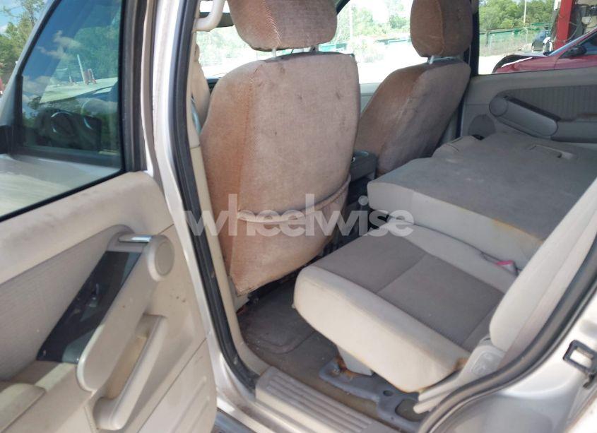 Photo 8 of 2006 Ford Explorer XLT (VIN 1FMEU73E76UB17775)