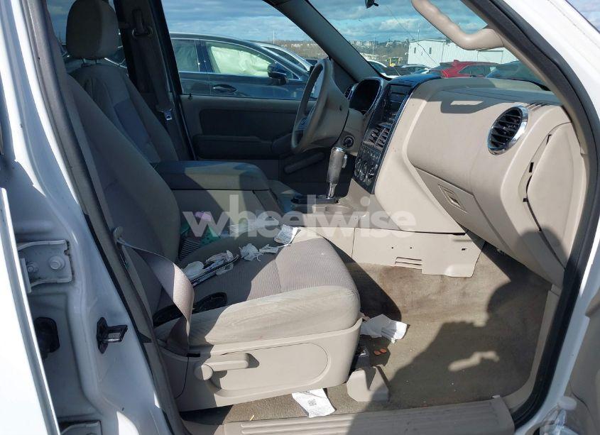 Photo 5 of 2007 Ford Explorer XLT (VIN 1FMEU73E77UB23643)