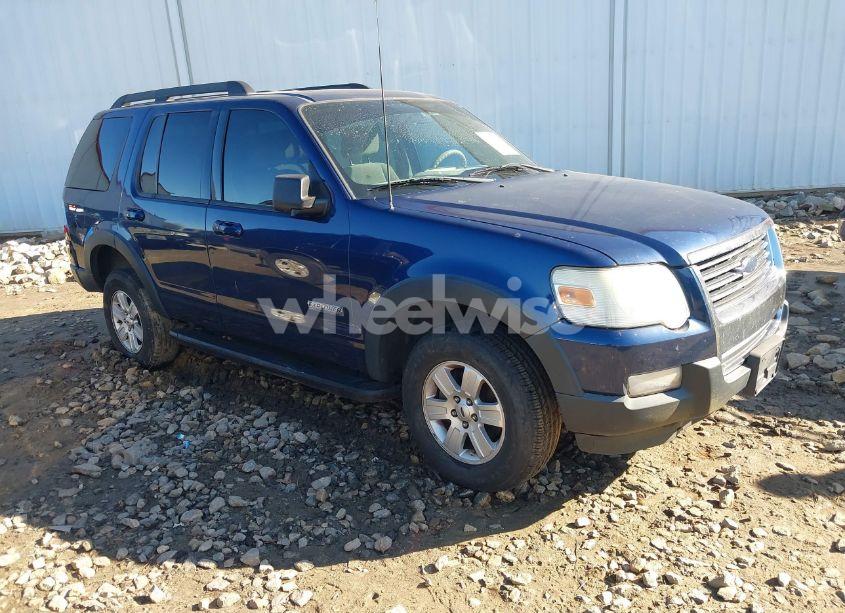 2007 Ford Explorer XLT (VIN 1FMEU73E77UB27076) main photo