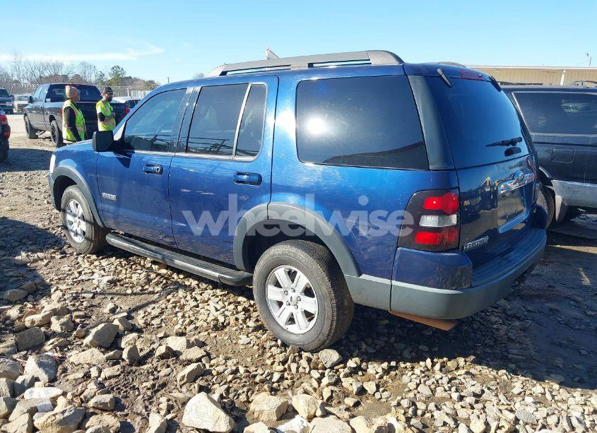 Photo 3 of 2007 Ford Explorer XLT (VIN 1FMEU73E77UB27076)