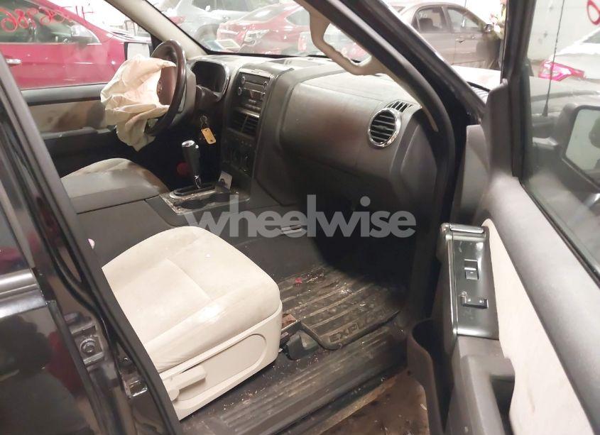 Photo 5 of 2008 Ford Explorer XLT (VIN 1FMEU73E78UA04900)