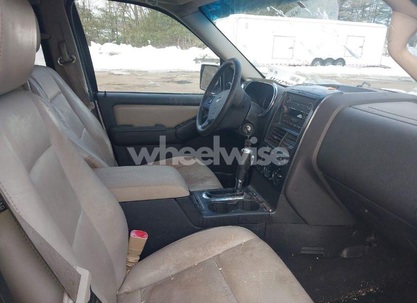 Photo 5 of 2008 Ford Explorer XLT (VIN 1FMEU73E78UA08493)