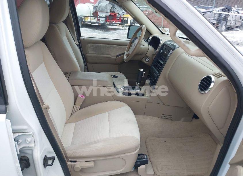 Photo 5 of 2009 Ford Explorer XLT (VIN 1FMEU73E79UA42936)