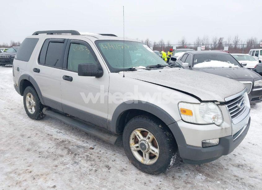 2006 Ford Explorer XLT (VIN 1FMEU73E86UB10060) main photo