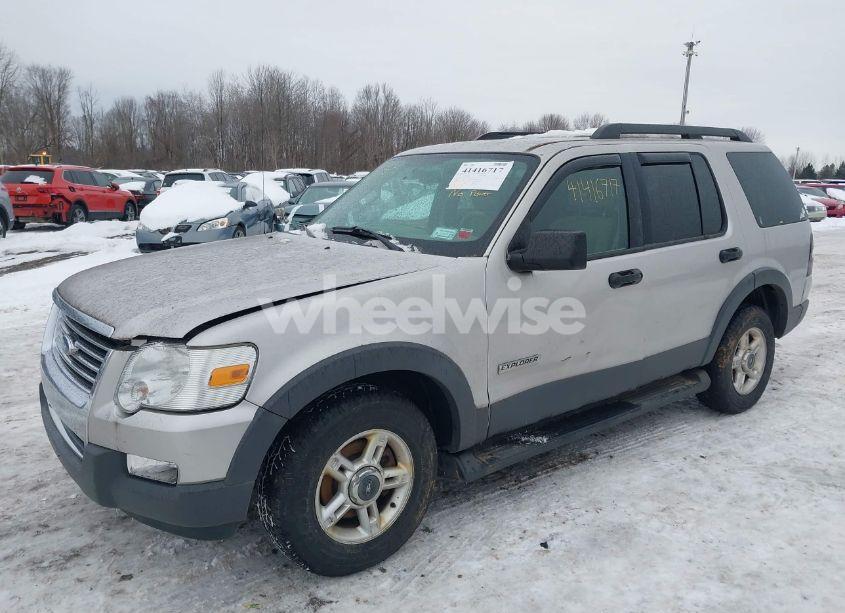 Photo 2 of 2006 Ford Explorer XLT (VIN 1FMEU73E86UB10060)
