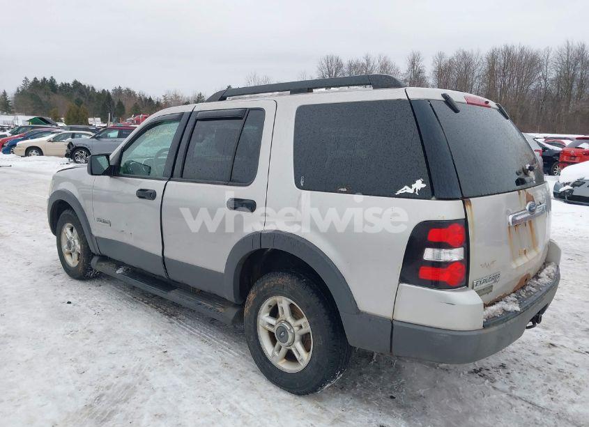 Photo 3 of 2006 Ford Explorer XLT (VIN 1FMEU73E86UB10060)