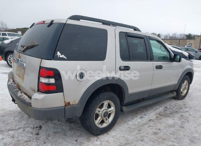 Photo 4 of 2006 Ford Explorer XLT (VIN 1FMEU73E86UB10060)