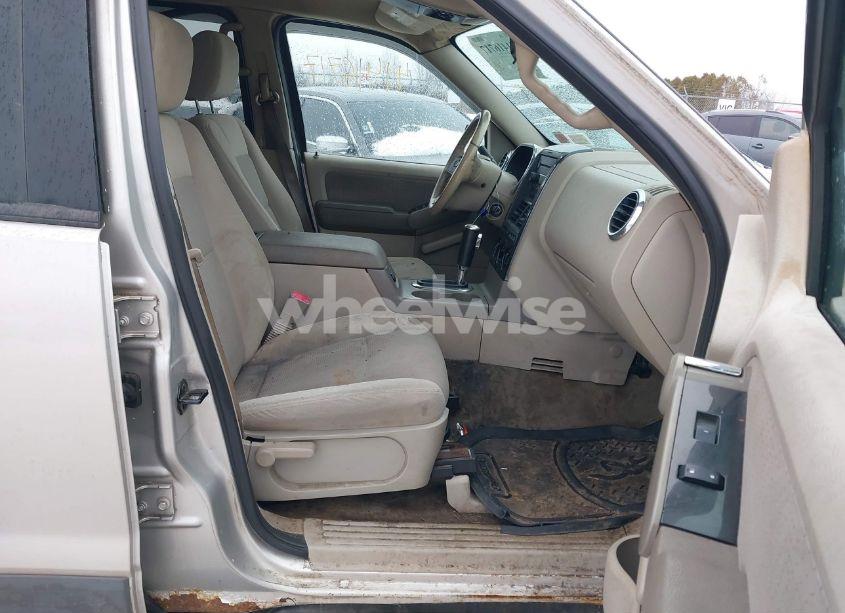 Photo 5 of 2006 Ford Explorer XLT (VIN 1FMEU73E86UB10060)