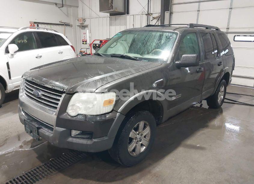 Photo 2 of 2006 Ford Explorer XLT (VIN 1FMEU73E86ZA14691)