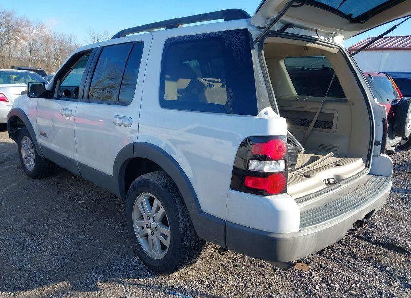 Photo 3 of 2006 Ford Explorer XLT (VIN 1FMEU73E86ZA29319)