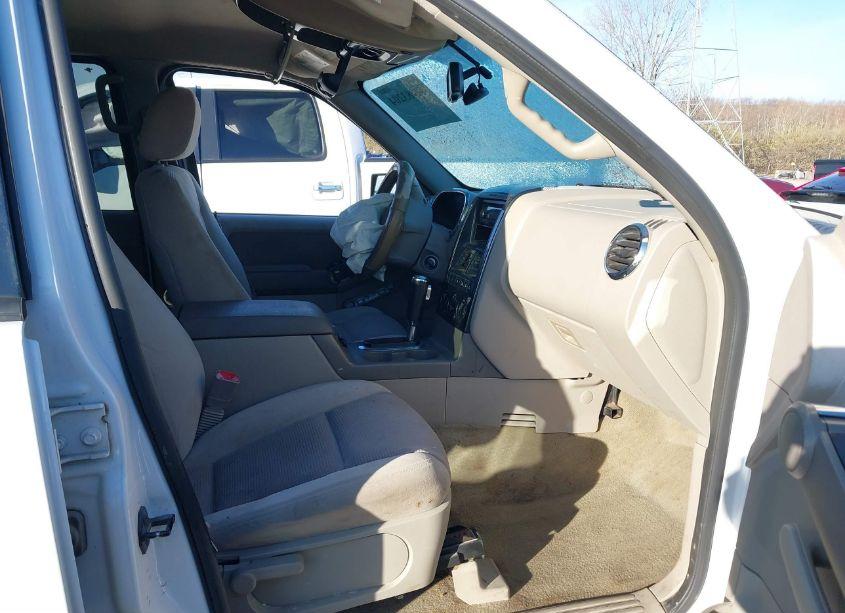 Photo 5 of 2006 Ford Explorer XLT (VIN 1FMEU73E86ZA29319)