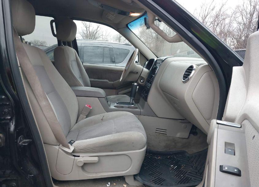 Photo 5 of 2007 Ford Explorer XLT (VIN 1FMEU73E87UB33663)