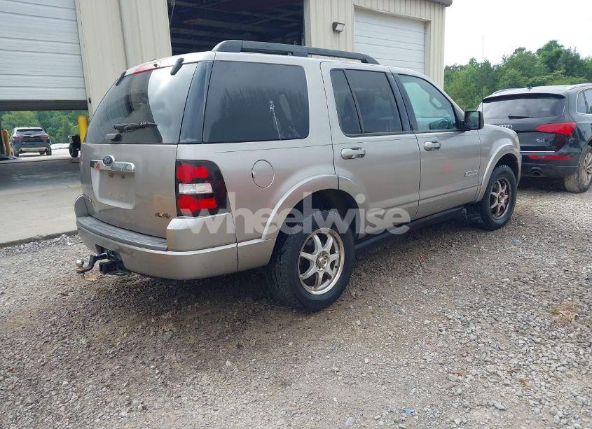 Photo 4 of 2008 Ford Explorer XLT (VIN 1FMEU73E88UA03948)