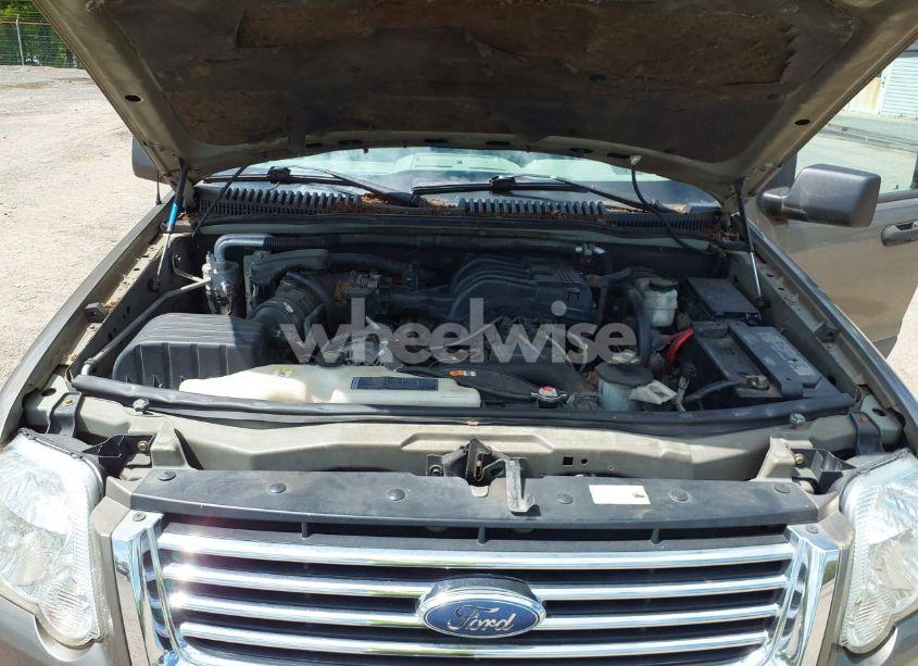 Photo 10 of 2006 Ford Explorer XLT (VIN 1FMEU73E96UA31318)