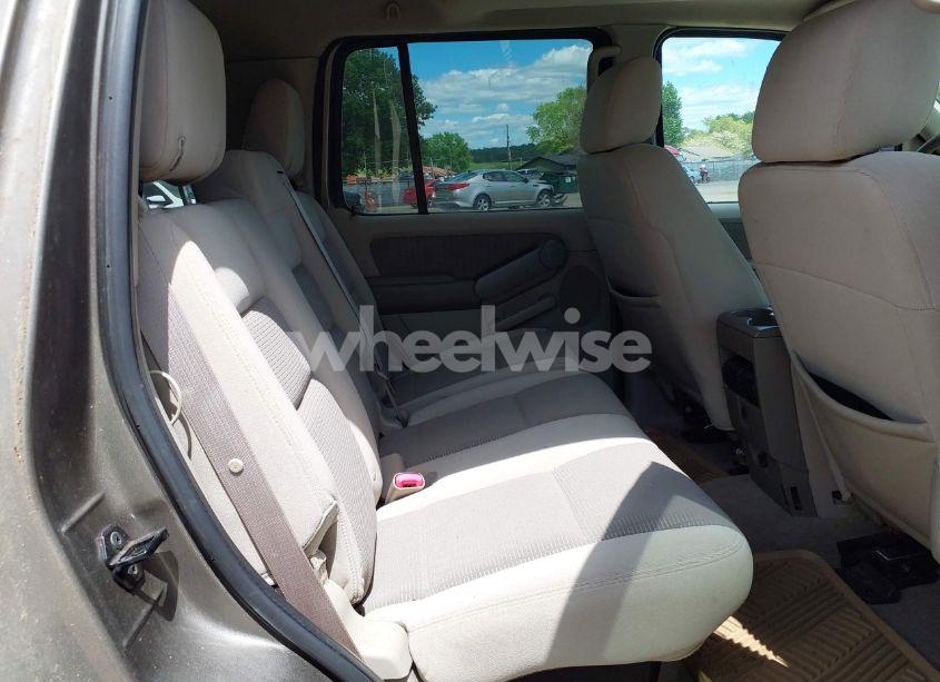 Photo 8 of 2006 Ford Explorer XLT (VIN 1FMEU73E96UA31318)