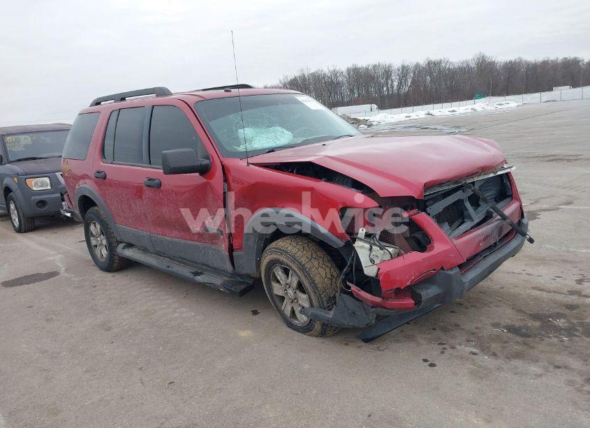2006 Ford Explorer XLT (VIN 1FMEU73E96UA93317) main photo