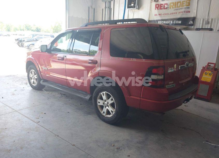 Photo 3 of 2007 Ford Explorer XLT (VIN 1FMEU73E97UA79354)