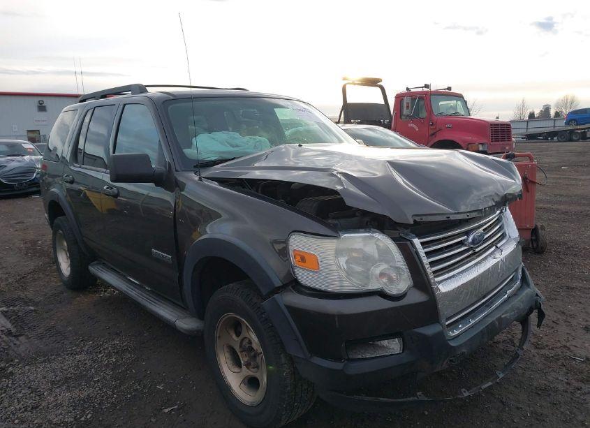 2007 Ford Explorer XLT (VIN 1FMEU73E97UB08075) main photo
